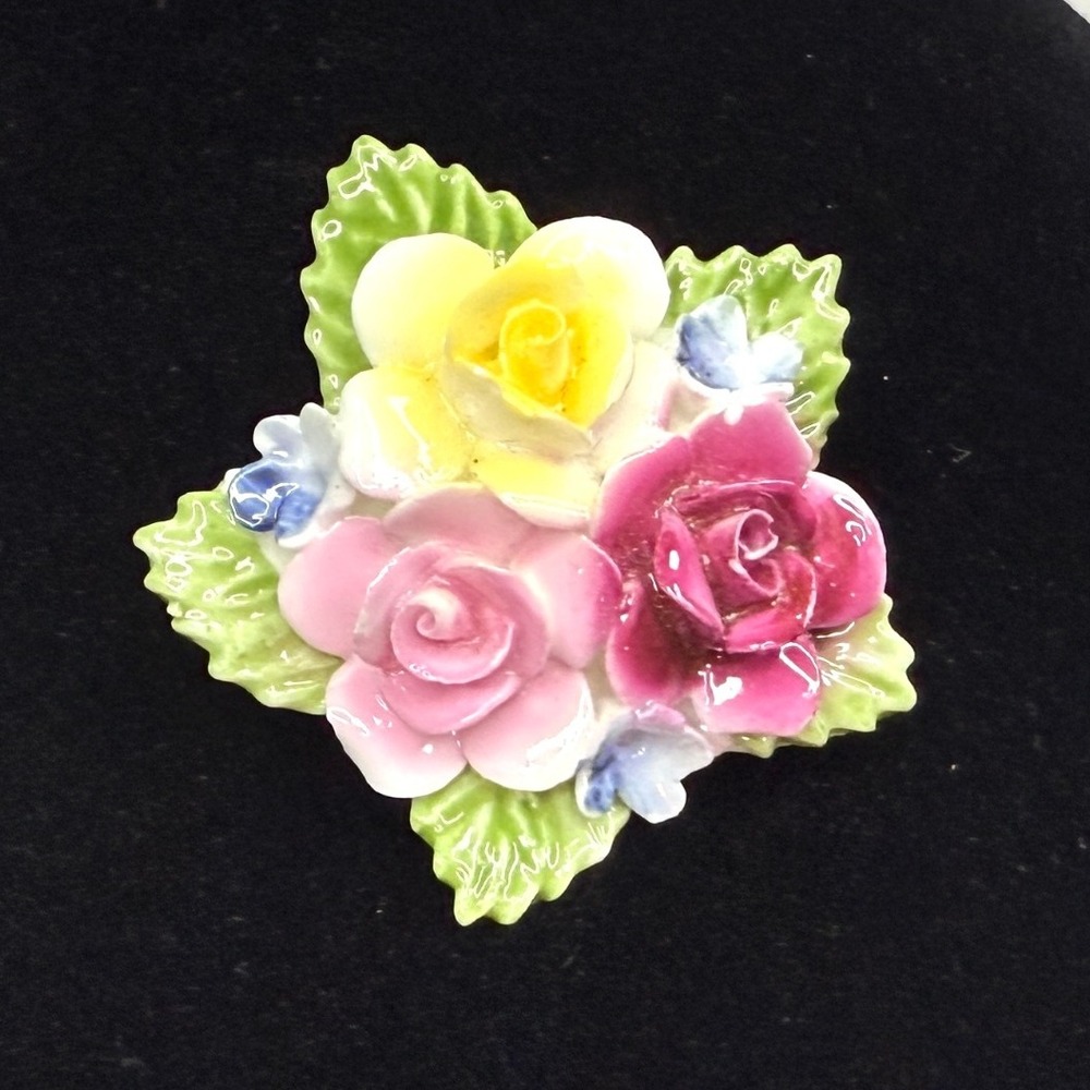 VTG Floral Bone China Brooch Pink Pink Yellow Roses Flowers Gold Tone Jewelry